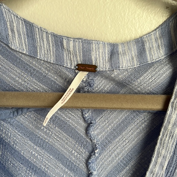 Free People flowy linen top - Picture 2 of 3